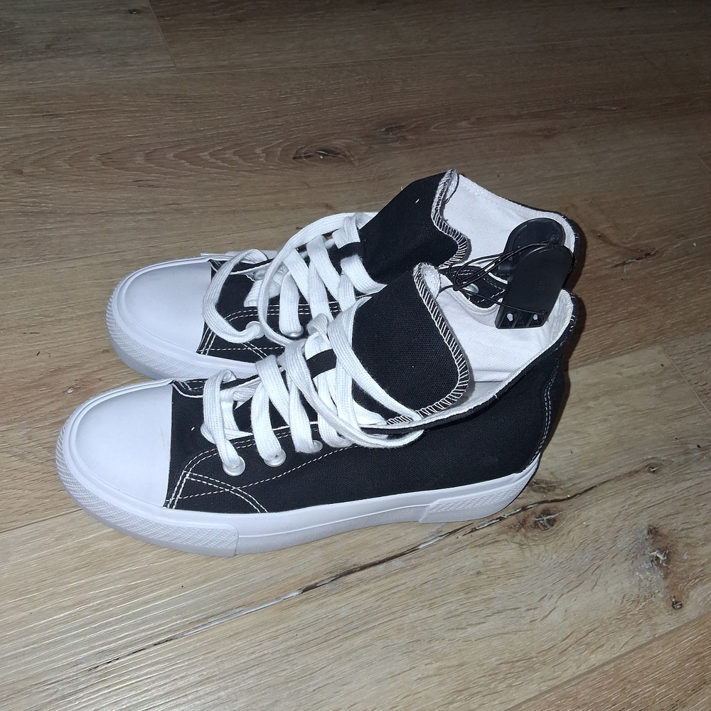No Boundaries Black and White High-Top Sneakers